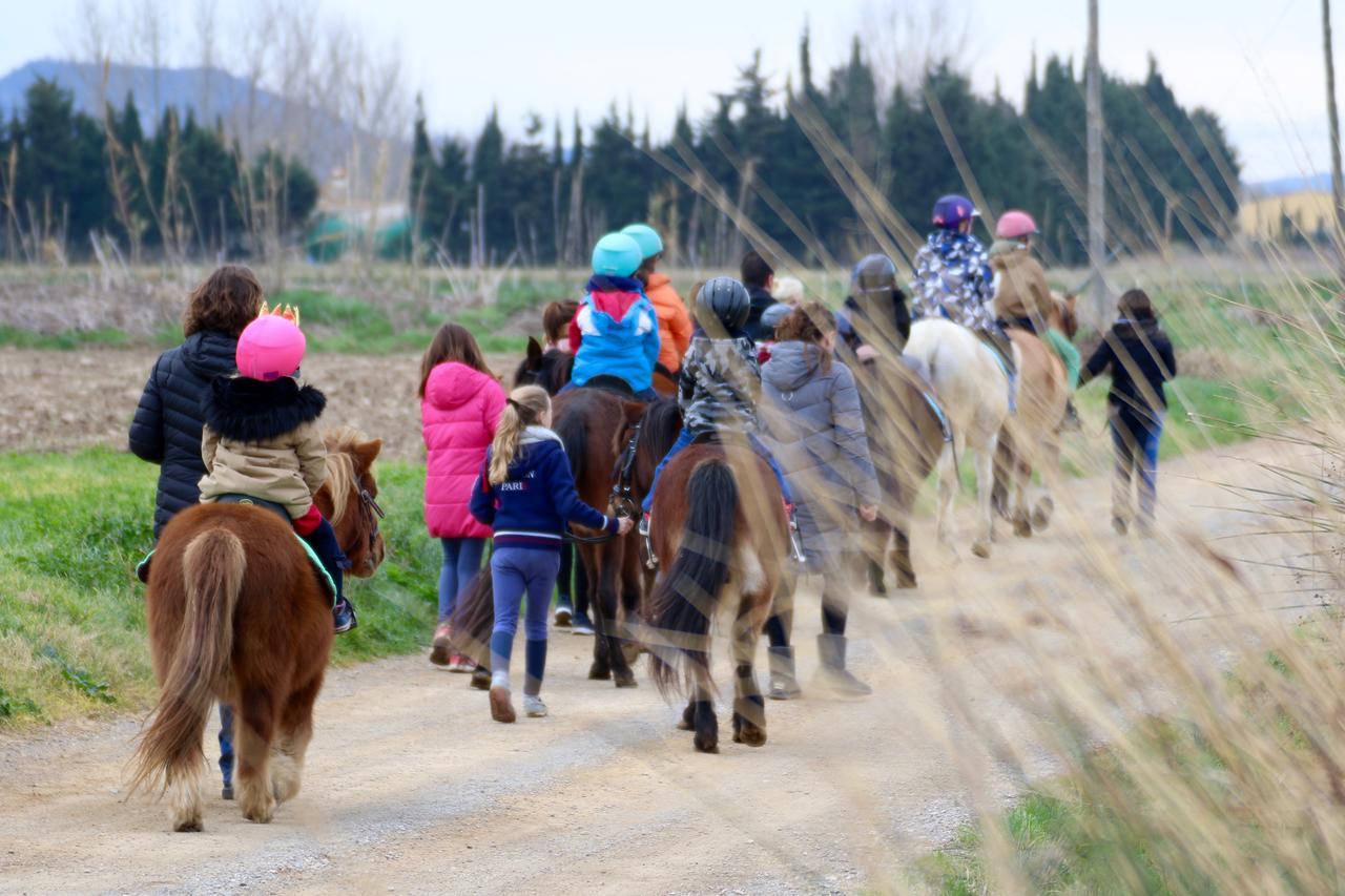 ל'אסטרטיט Casa Rural Hipica Mas Paguina מראה חיצוני תמונה